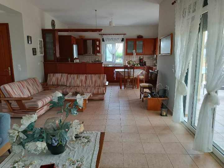 Villa Rania: Ευάερη βίλα με θέα τη θάλασσα Ληξούρι Εξωτερικό φωτογραφία